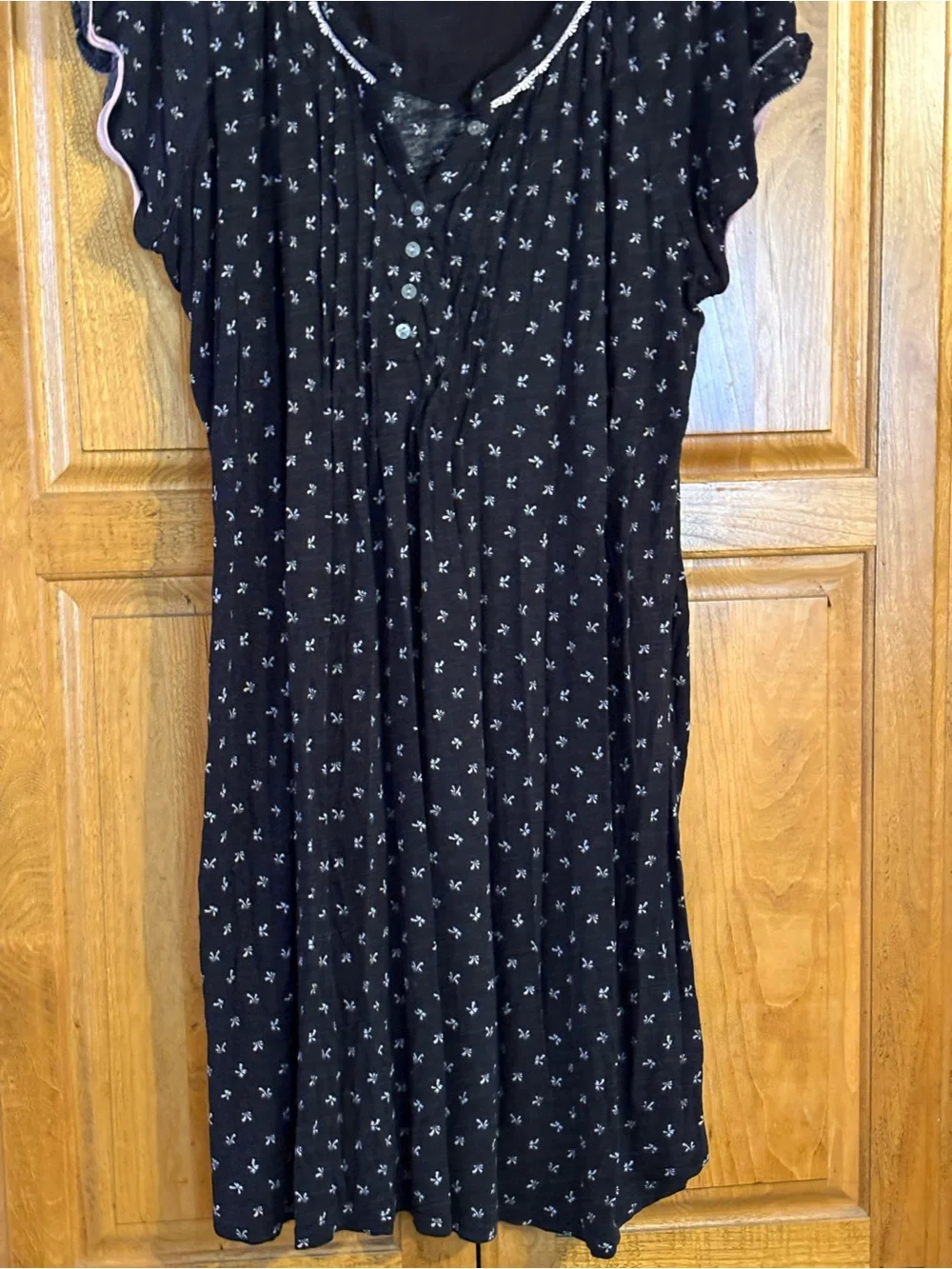 Secret treasures Women's black floral print nightgown 3X